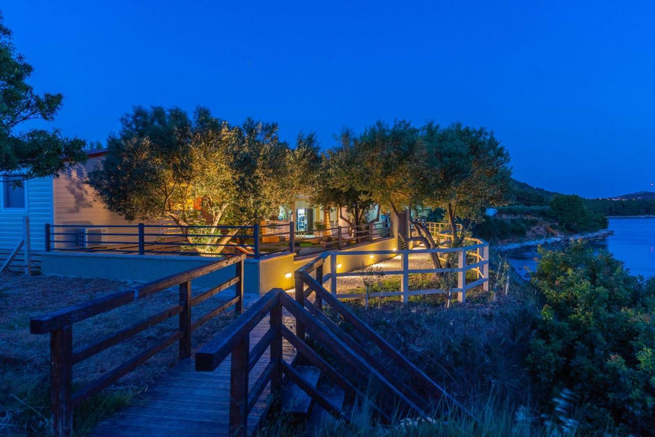 Camp Bepo Hotell Pakoštane Exteriör bild