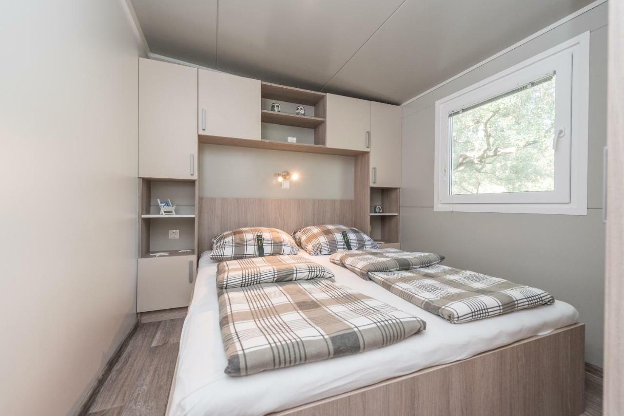 Camp Bepo Hotell Pakoštane Exteriör bild