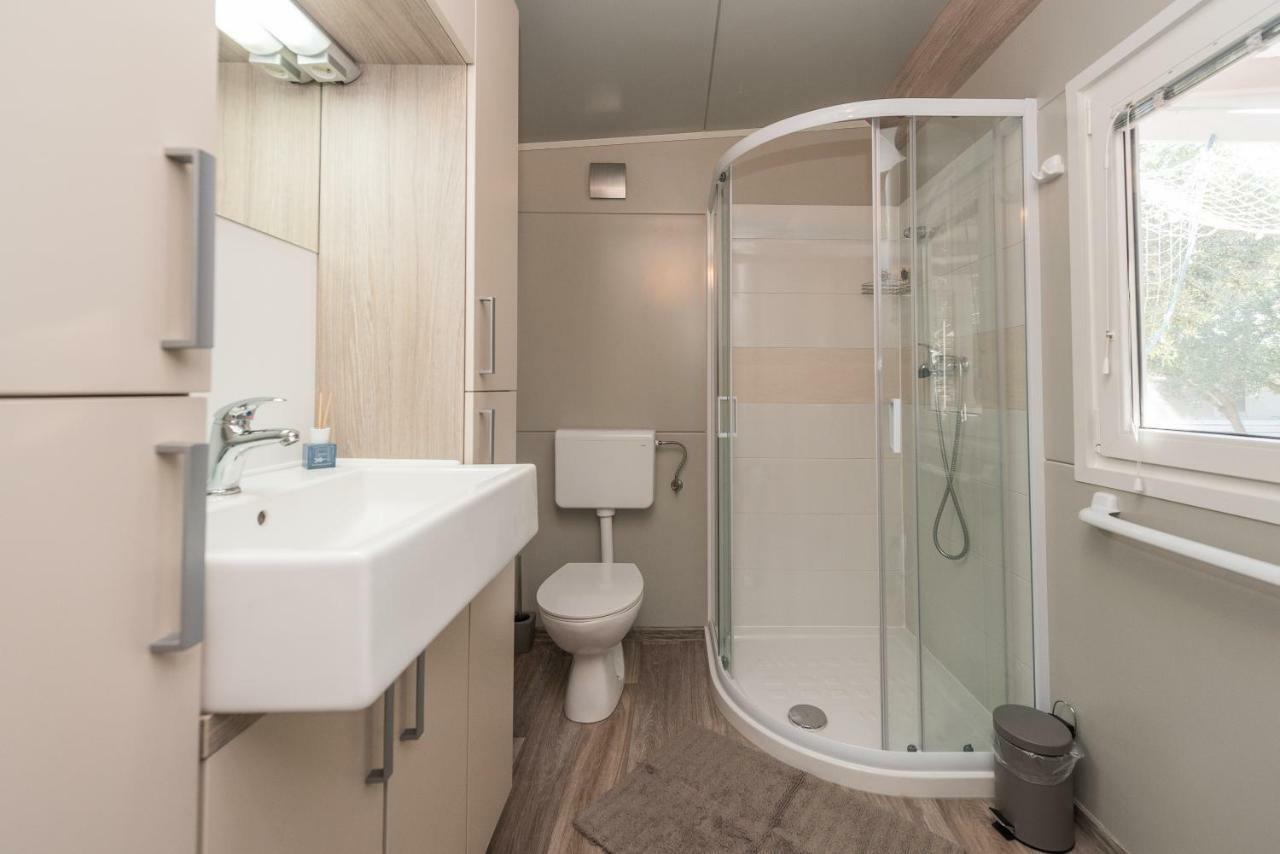 Camp Bepo Hotell Pakoštane Exteriör bild