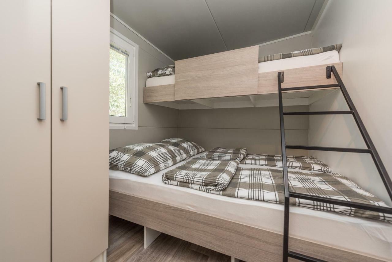 Camp Bepo Hotell Pakoštane Exteriör bild